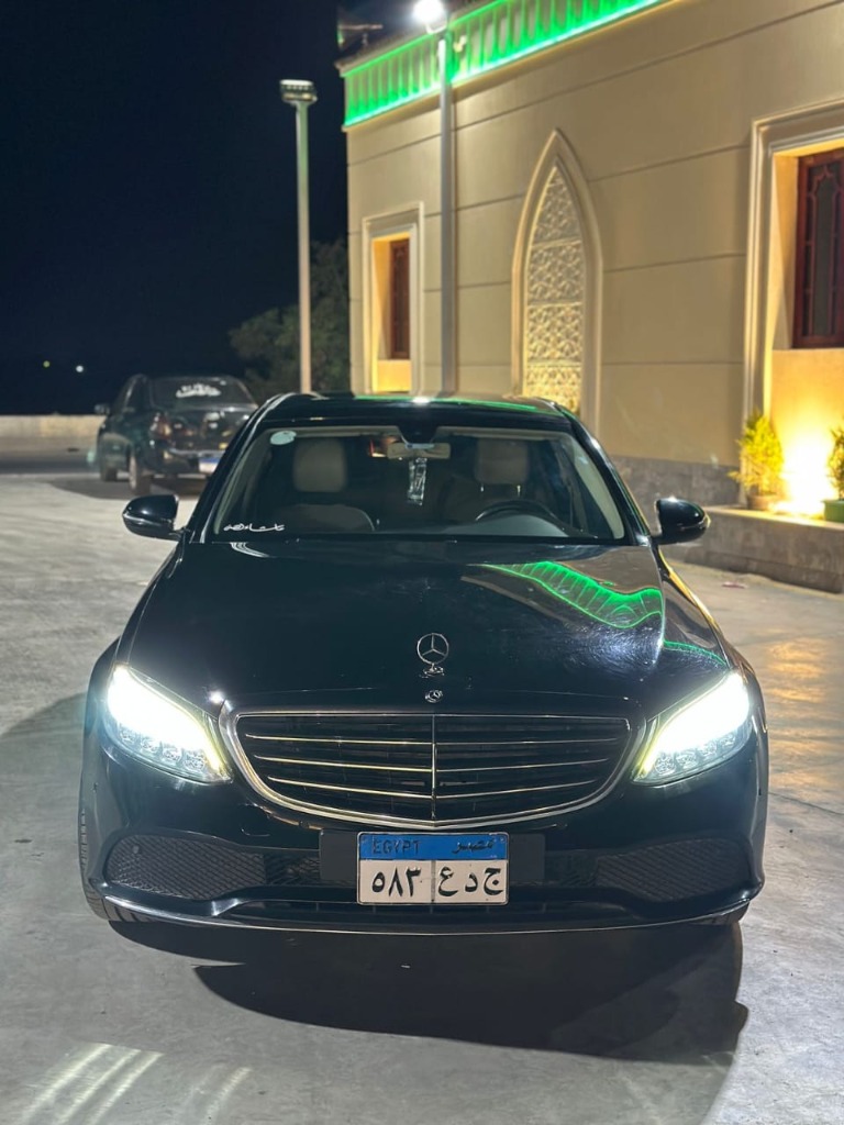 مرسيدس C-Class إكسكلوسيف أسود ملوكي